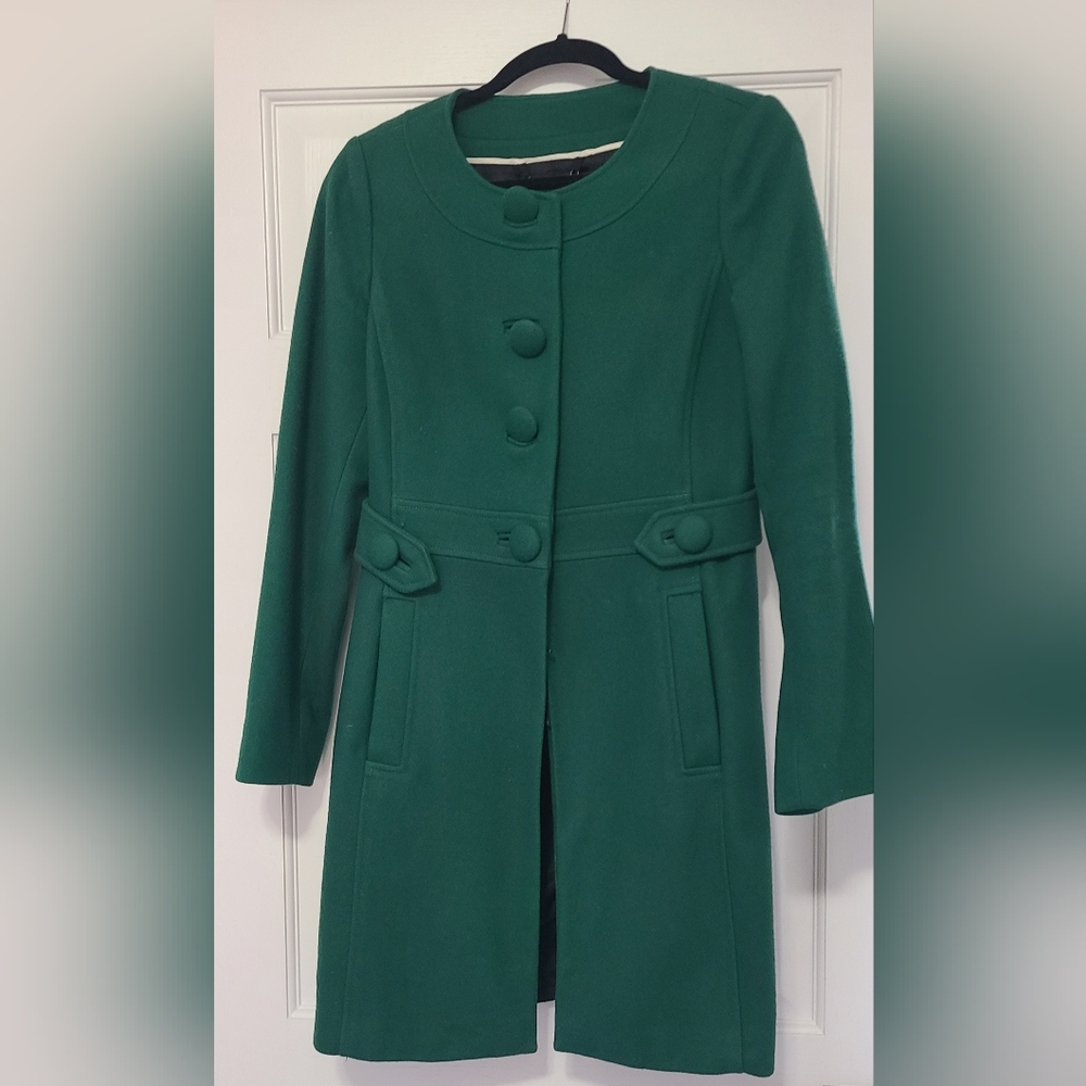 Banana Republic Green Trench Coat with Tailored Silhouette